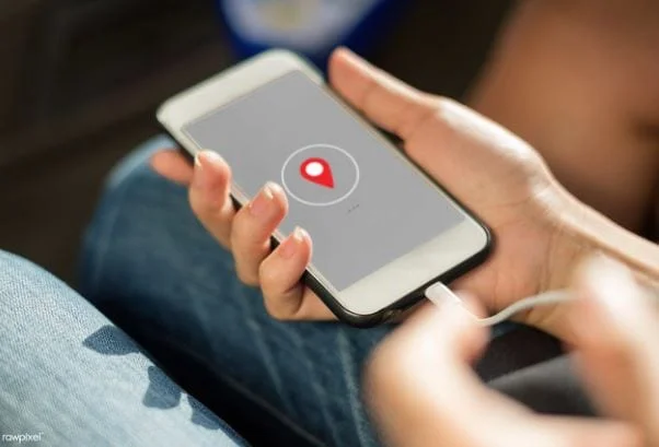 Hoe u uw telefoon kunt opladen zonder afleiding