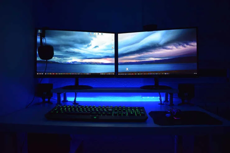 Jak używać myszy na drugim monitorze podczas grania?