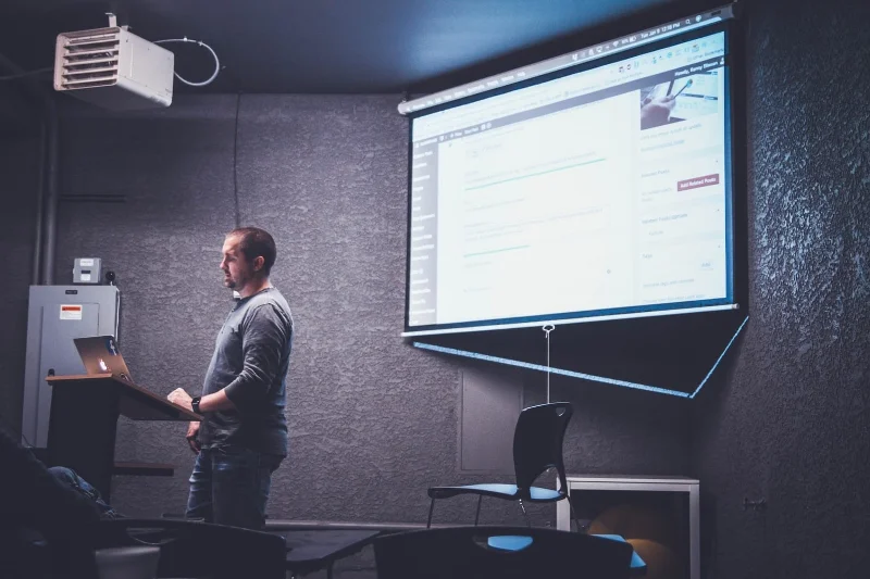 Jak osadzić czcionki Google w Powerpoint