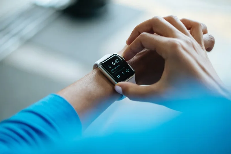 Pogłoski i specyfikacje dotyczące zegarka MicroLED Apple Watch