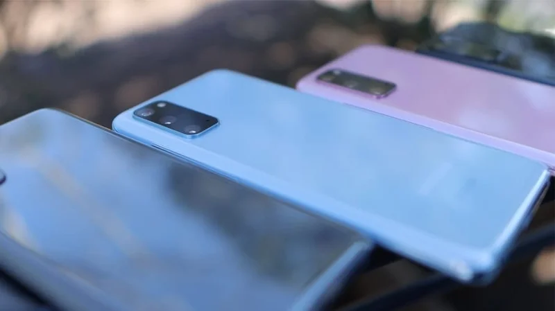 Usuwanie oświetlenia krawędzi w Samsung Galaxy S20