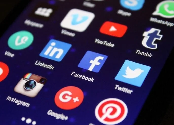 Jak stworzyć pływający pasek z ulubionymi aplikacjami na Androida?