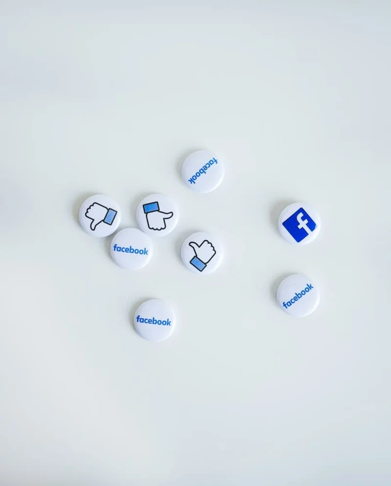 Jak pomachać na Facebook Messengerze