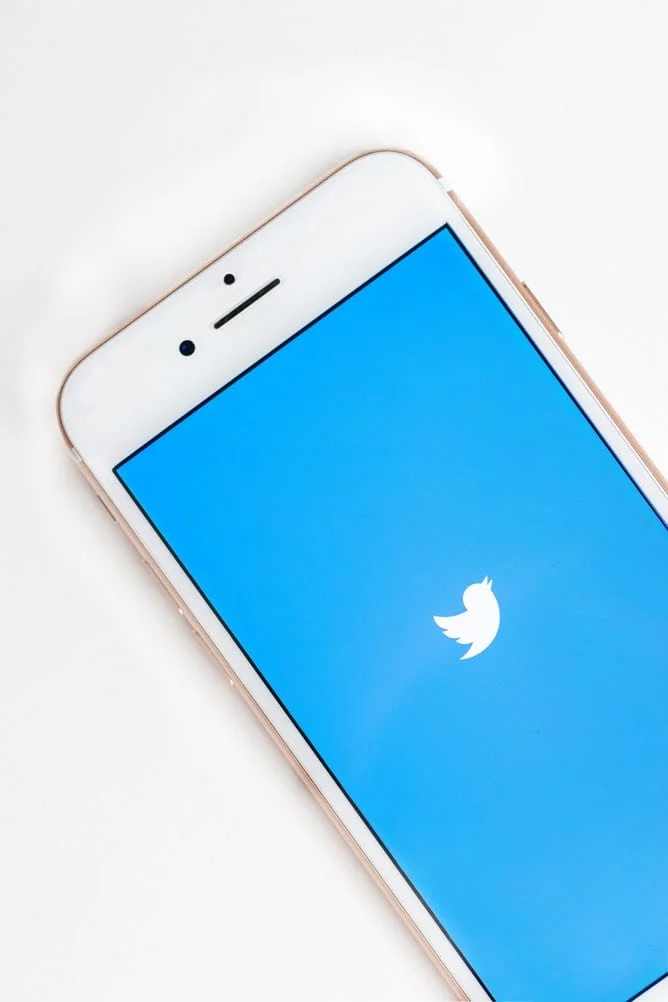Jak śledzić użytkowników Twittera bez konta