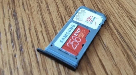 Galaxy Note8: SIM/SD-kaartlade plaatsen en verwijderen
