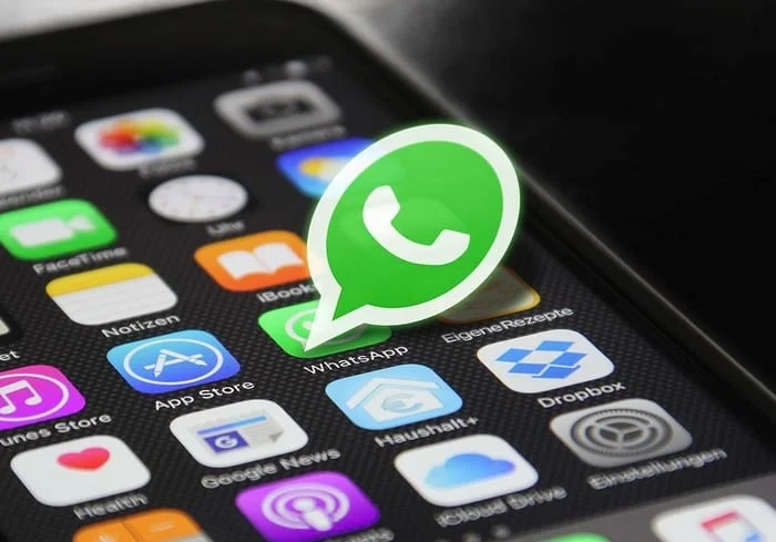 Jak tworzyć niestandardowe spersonalizowane naklejki WhatsApp