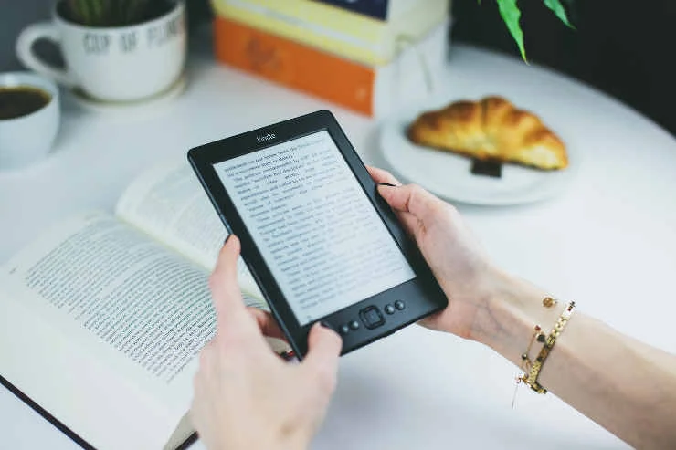 Skąd mogę pobrać darmowe e-booki na mój kącik lub Kindle