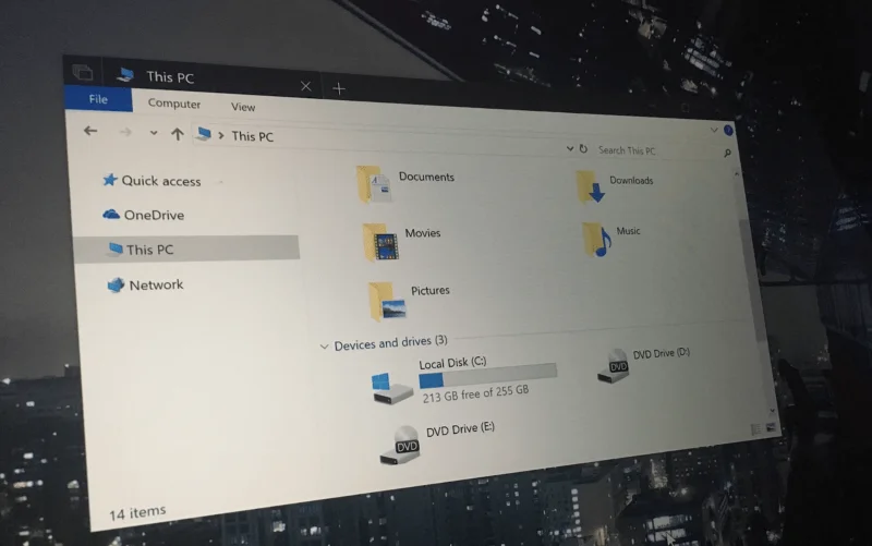 Cách tùy chỉnh ký tự ổ đĩa trong Windows 10