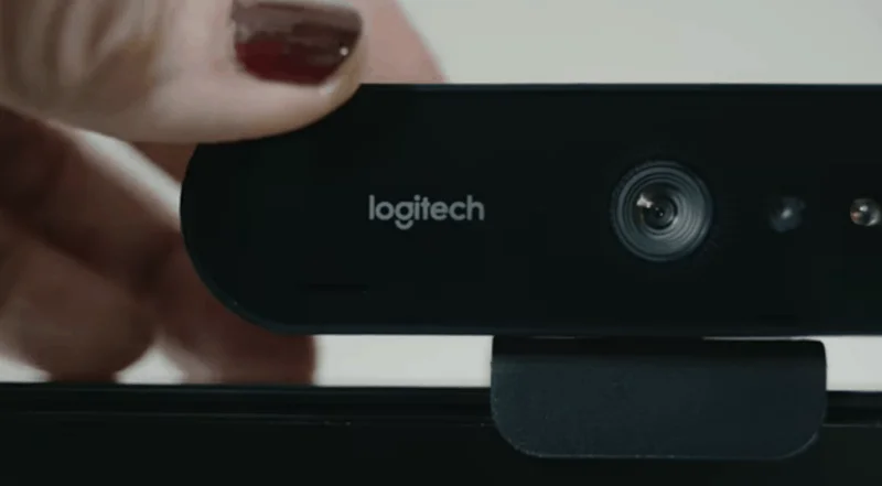 Come vedere quali app stanno usando la tua webcam in Windows 10