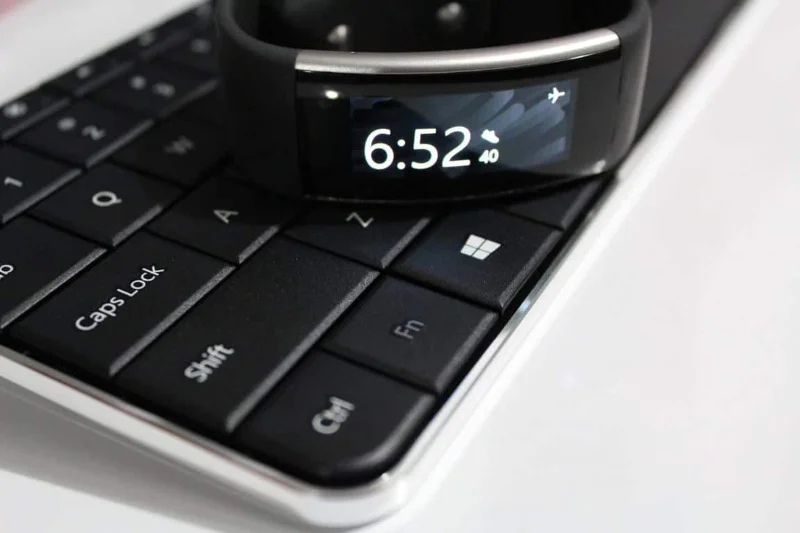Come utilizzare i controlli musicali Band 2 con le cuffie Bluetooth