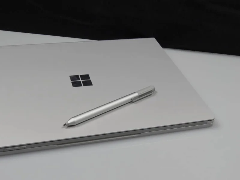 Come associare Surface Book alla penna per Surface