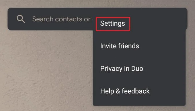 Google Duo na Androida: jak dodać automatyczne napisy do wiadomości wideo i audio