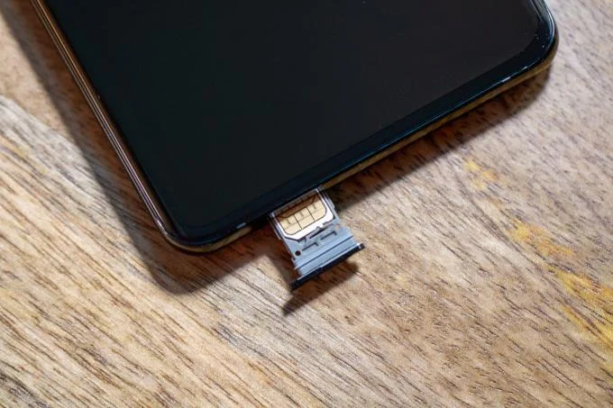 Inserimento scheda SIM Galaxy S21