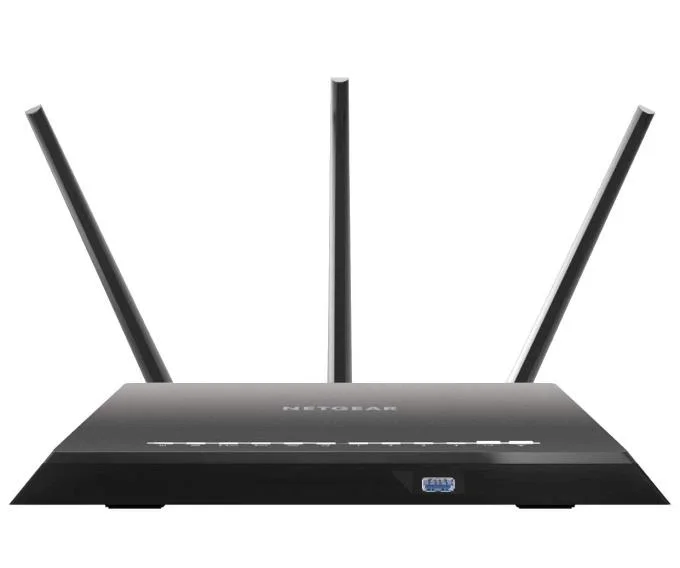 Recensione del router WiFi intelligente dual band Netgear R6700 Nighthawk AC1750