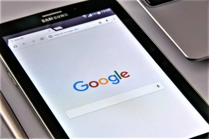 Hoe YouTube-video's op de achtergrond op Android te spelen