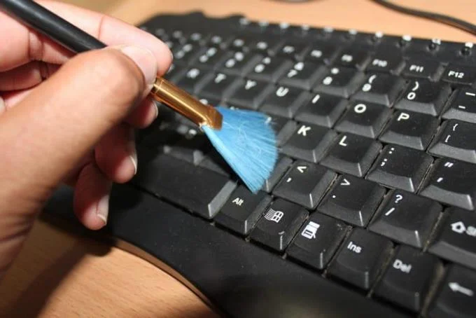 Coronavirus: come pulire efficacemente i tuoi dispositivi elettronici