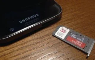 Jak wysunąć tacę karty SIM / SD Samsung Galaxy S9?