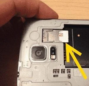 Toegang krijgen tot de simkaart en batterij op de Samsung Galaxy S5