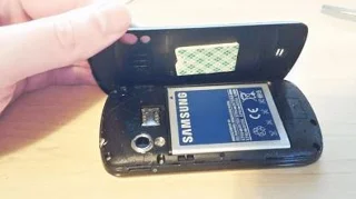 Waarom start Android willekeurig opnieuw op?