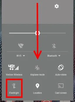 Droid Turbo: Zaklamp inschakelen