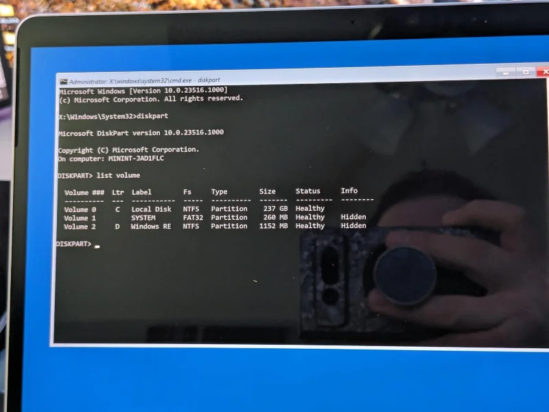 วิธีรีเซ็ตรหัสผ่านผู้ดูแลระบบ Windows 11 โดยใช้ CMD