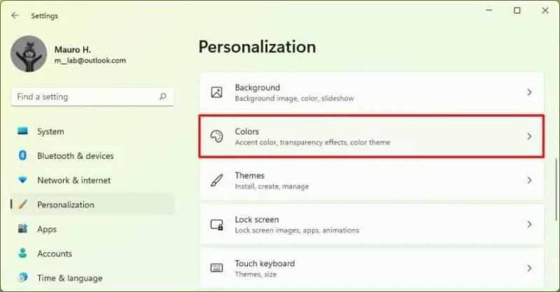 How to change Start menu and Taskbar color on Windows 11