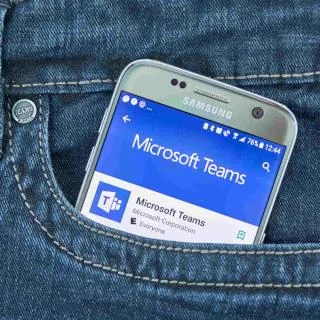 Microsoft Teams untuk memungkinkan Anda membuka rapat di jendela terpisah