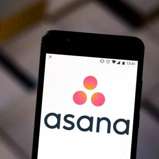 Percakapan Microsoft Teams terhubung ke aplikasi Asana