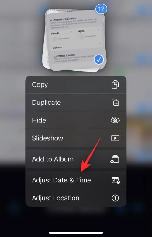 iOS 16의 iPhone에서 여러 사진의 메타데이터를 편집하는 방법