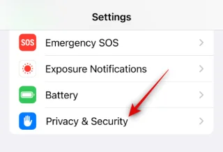 如何在 iOS 17 上的消息中使用簽到