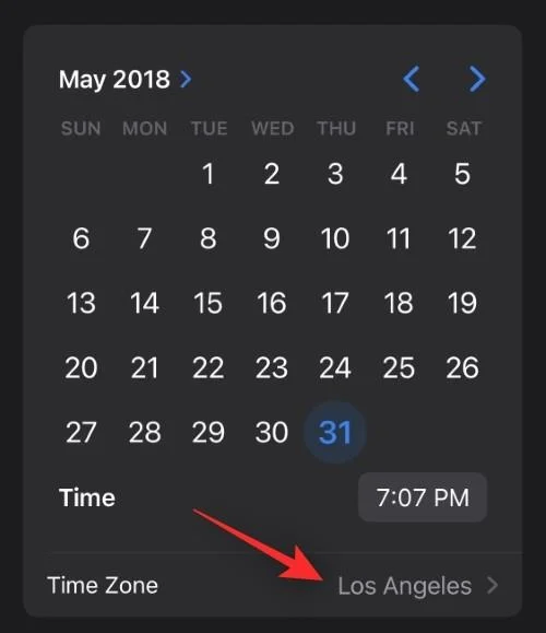 iOS 16의 iPhone에서 여러 사진의 메타데이터를 편집하는 방법