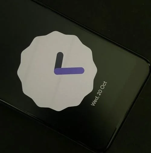 Android 12: 잠금 화면 시계를 변경하는 방법