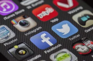 Facebook 프로필을 스토킹하는 사람이 누구인지 확인하는 방법