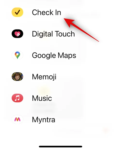 iOS 17에서 메시지 체크인을 사용하는 방법