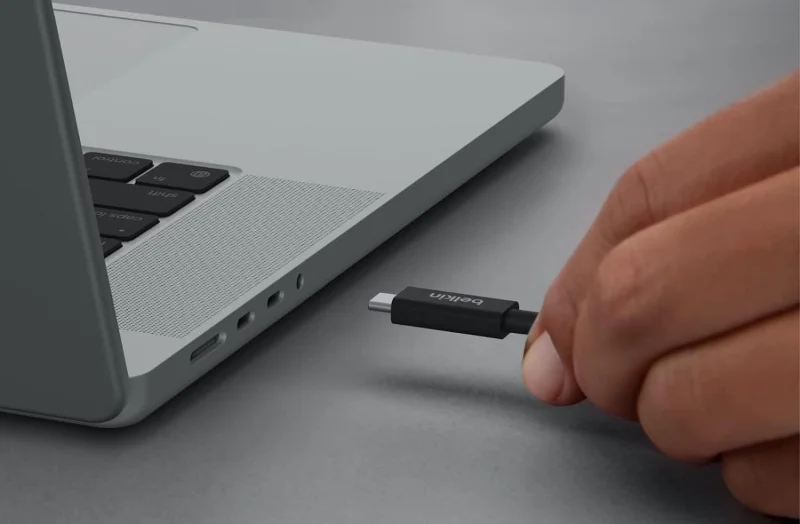 Cómo utilizar dos computadoras con un monitor de pantalla