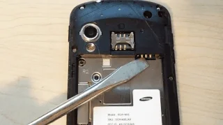 Waarom Start Android Willekeurig Opnieuw?