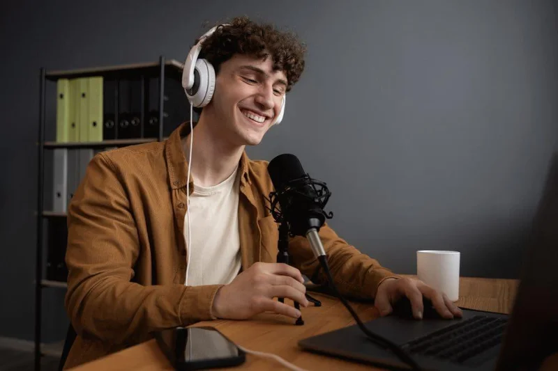 Diez formas de hacer que su micrófono suene mejor en Windows