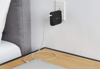 Waarom knippert het batterijlampje van mijn Chromebook wit: 4 manieren om het probleem op te lossen