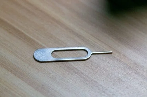 Cum să Introduci și Să Îndepărtezi Cartela SIM din Samsung Galaxy Z Fold 5