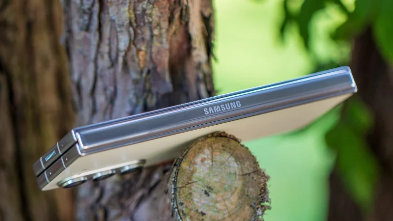 Telefoanele pliabile recente – O privire asupra Samsung Galaxy Z Fold 5