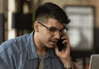 Hoe u (provider en live) voicemail op de iPhone gebruikt