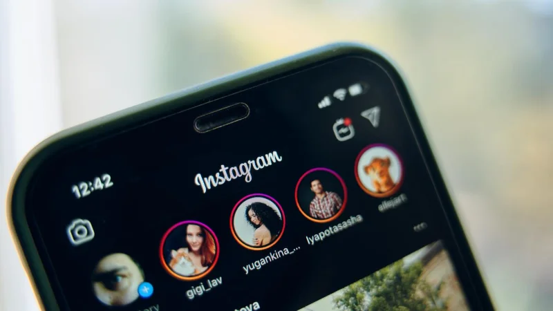 2 semplici modi per unire gli account Instagram