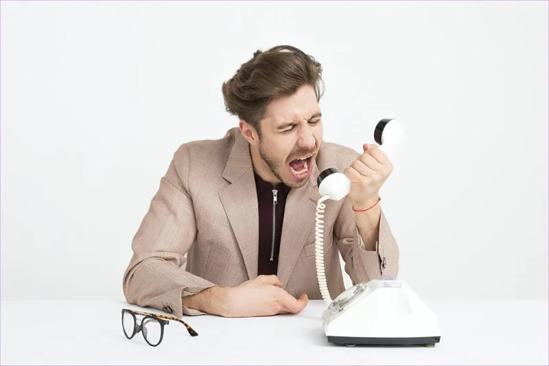 7 modi per sapere se il tuo telefono è sotto controllo