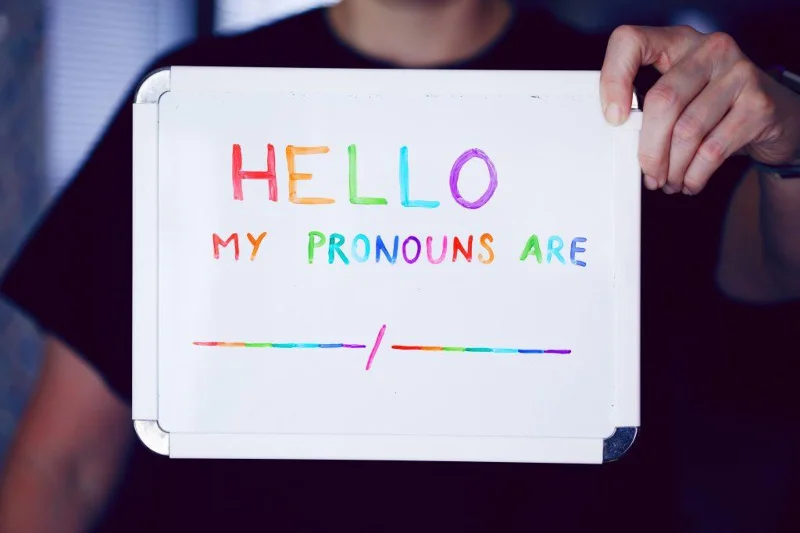 Come aggiungere i tuoi pronomi sul profilo Instagram