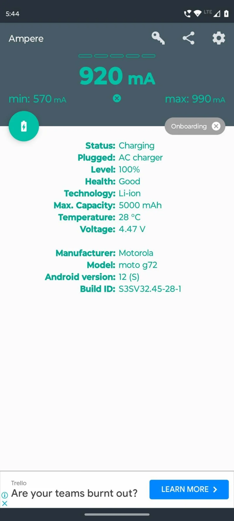 ¿Funcionará cualquier cargador con mi teléfono o tablet?