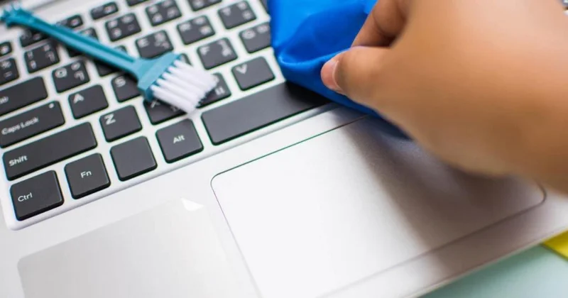 Peringatan Coronavirus: Panduan Lengkap tentang Cara Membersihkan Gadget Anda