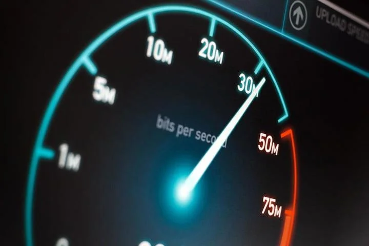 Cómo los residentes de EE. UU. Pueden controlar si exceden los gastos de Internet