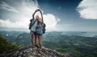 Cara Mengambil Selfie Lebih Baik Dengan Kamera Smartphone Anda