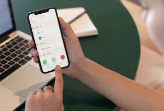 iPhoneda Yinelenen Kişiler Nasıl Bulunur, Birleştirilir ve Silinir