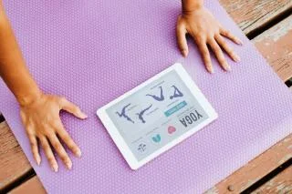3 Cara untuk Meningkatkan Pengalaman Yoga Anda Dengan Teknologi